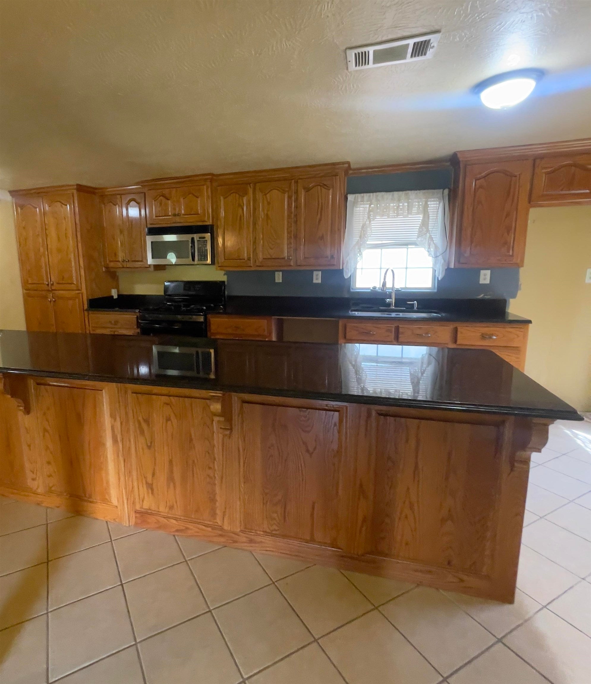 635 Spoonemore Road Vidor, TX 77662 - Photo 2 of 22 Gallery Image 2