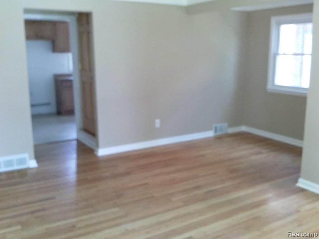 9225 Salem Road Redford, MI 48239 - Photo 11 of 13 CAM00442.jpg