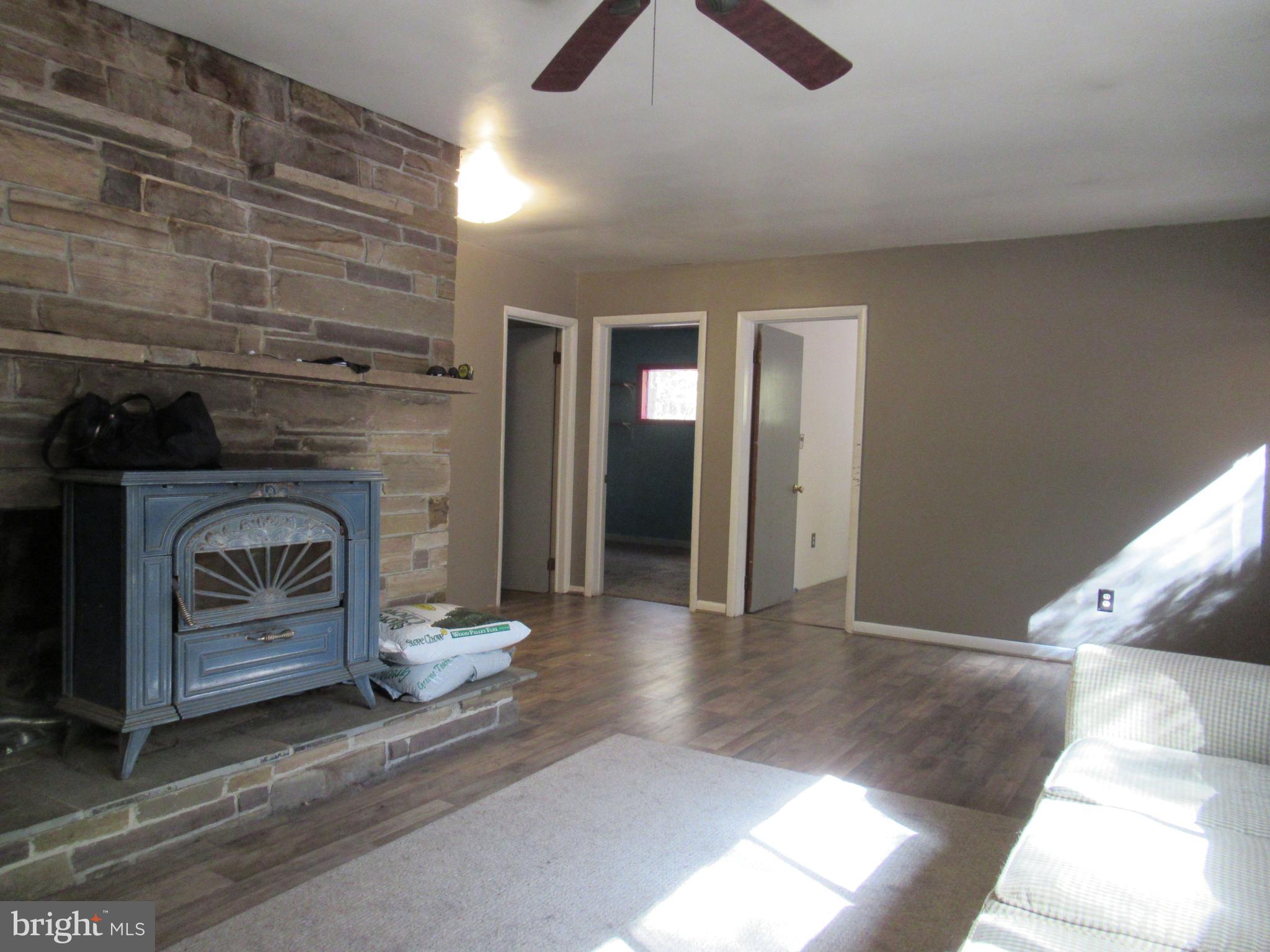 250 Norris Road Biglerville, PA 17307 - Photo 7 of 22 Living Room