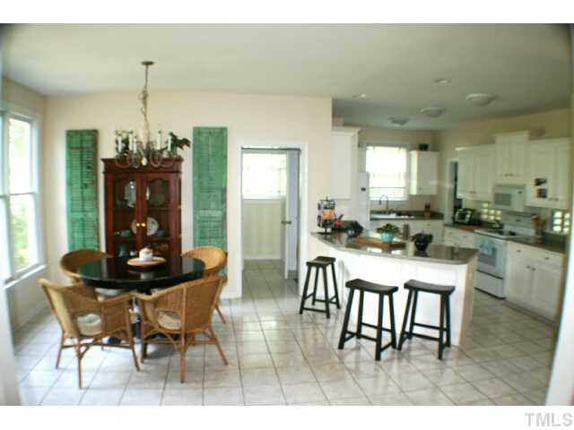 2705 10 Oaks Lane Raleigh, NC 27606 - Photo 13 of 25 Photo 13