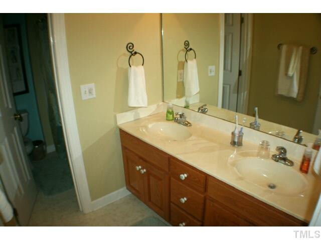 2705 10 Oaks Lane Raleigh, NC 27606 - Photo 24 of 25 Photo 24