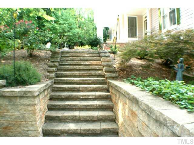 2705 10 Oaks Lane Raleigh, NC 27606 - Photo 9 of 25 Photo 9