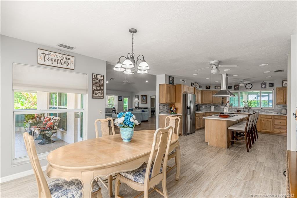 4236 Southeast Rainbows End Stuart, FL 34997 - Photo 11 of 32