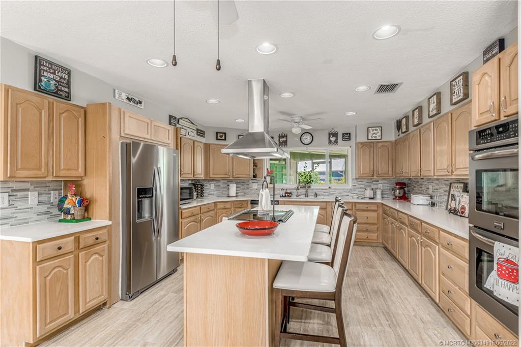 4236 Southeast Rainbows End Stuart, FL 34997 - Photo 12 of 32