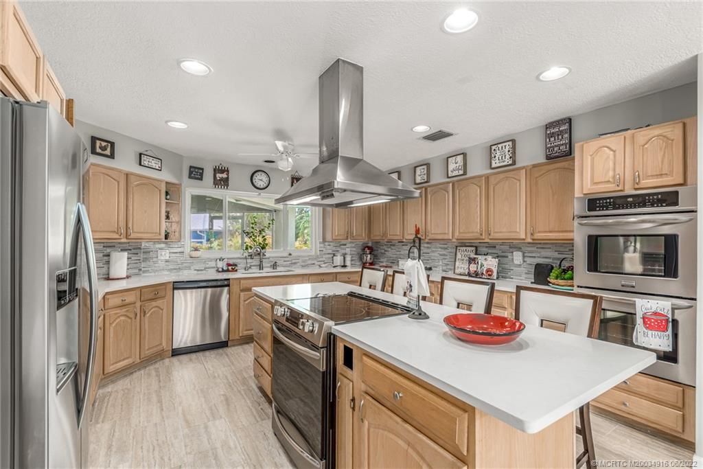 4236 Southeast Rainbows End Stuart, FL 34997 - Photo 13 of 32