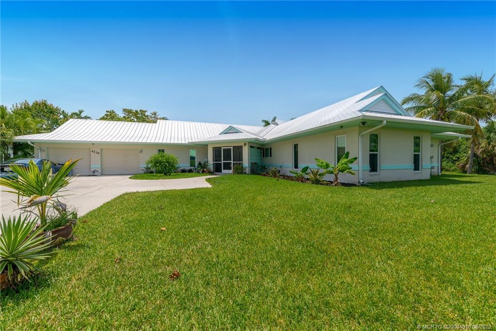 4236 Southeast Rainbows End Stuart, FL 34997 - Photo 4 of 32