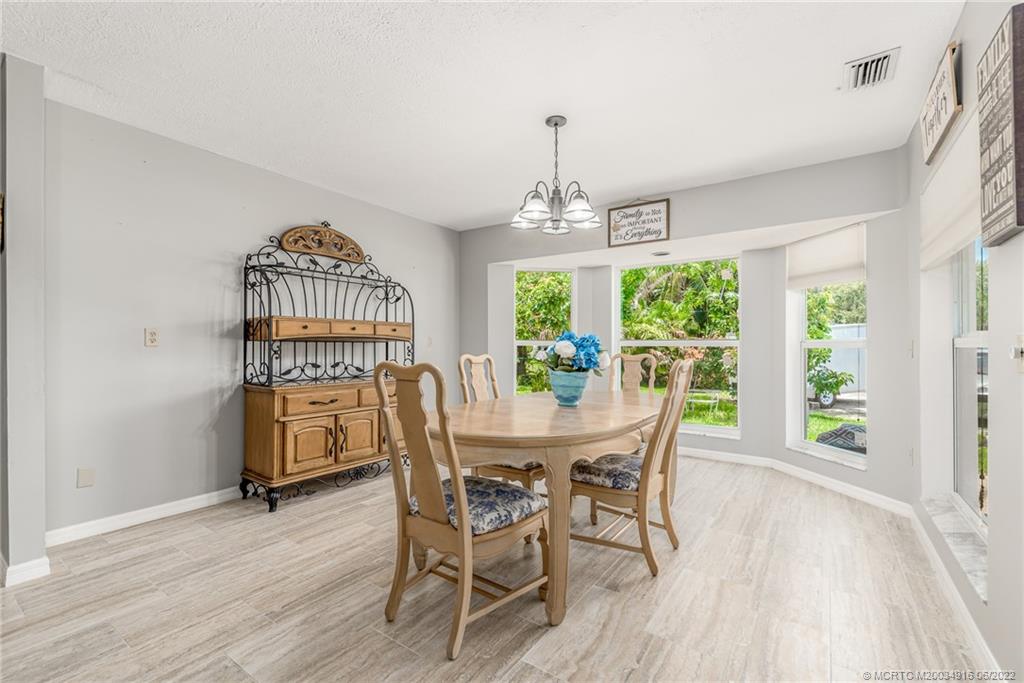 4236 Southeast Rainbows End Stuart, FL 34997 - Photo 10 of 32