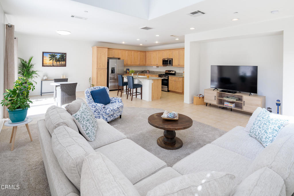 3604 Jolly Roger Way Oxnard, CA 93035 - Photo 7 of 28 3604 Jolly Roger Way-4258-HDR