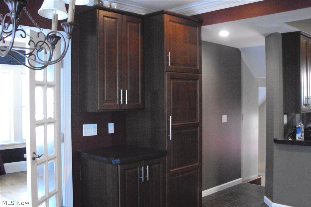 4503 Telhurst Road Cleveland, OH 44121 - Photo 11 of 22