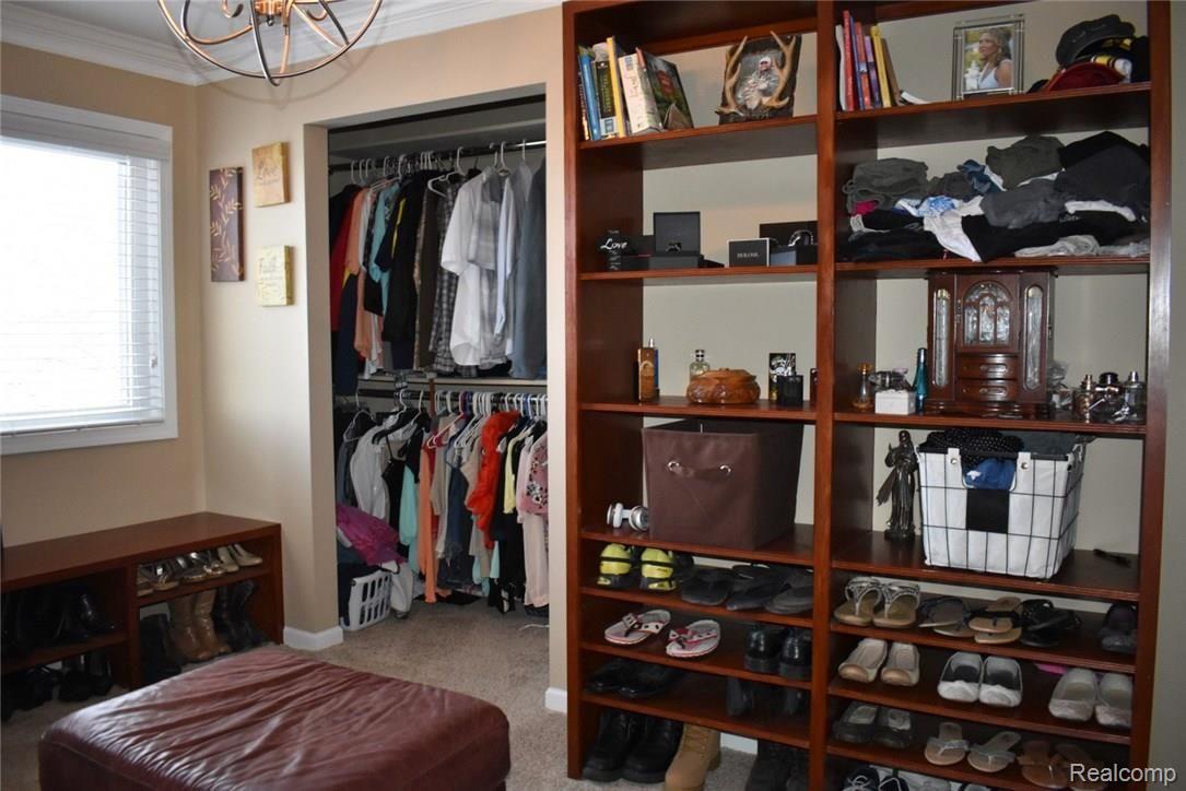 9802 Winston Road Pinckney, MI 48169 - Photo 14 of 33 21 MASTER HUGE CLOSET.JPG