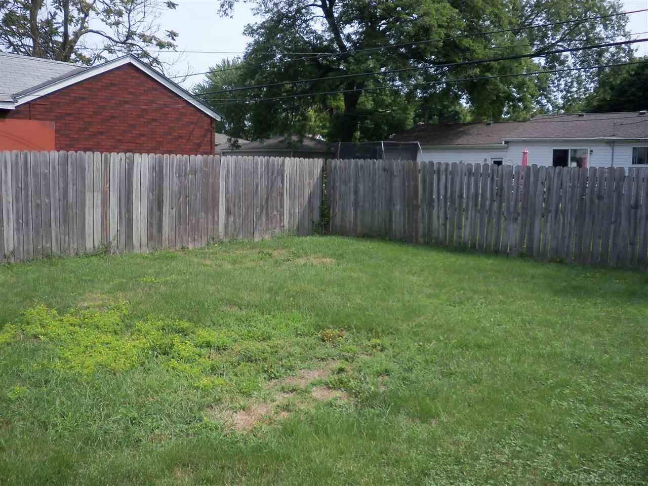 27079 Ridgewood Street Roseville, MI 48066 - Photo 5 of 19