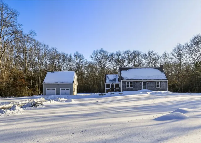 $949,000 | 140 Long Highway, Little Compton, RI 02837