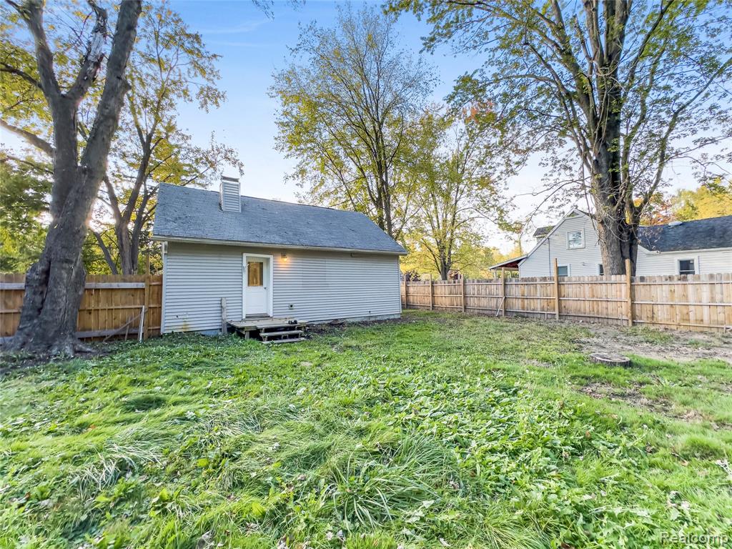 2372 Meadow Street Flushing, MI 48433 - Photo 15 of 17