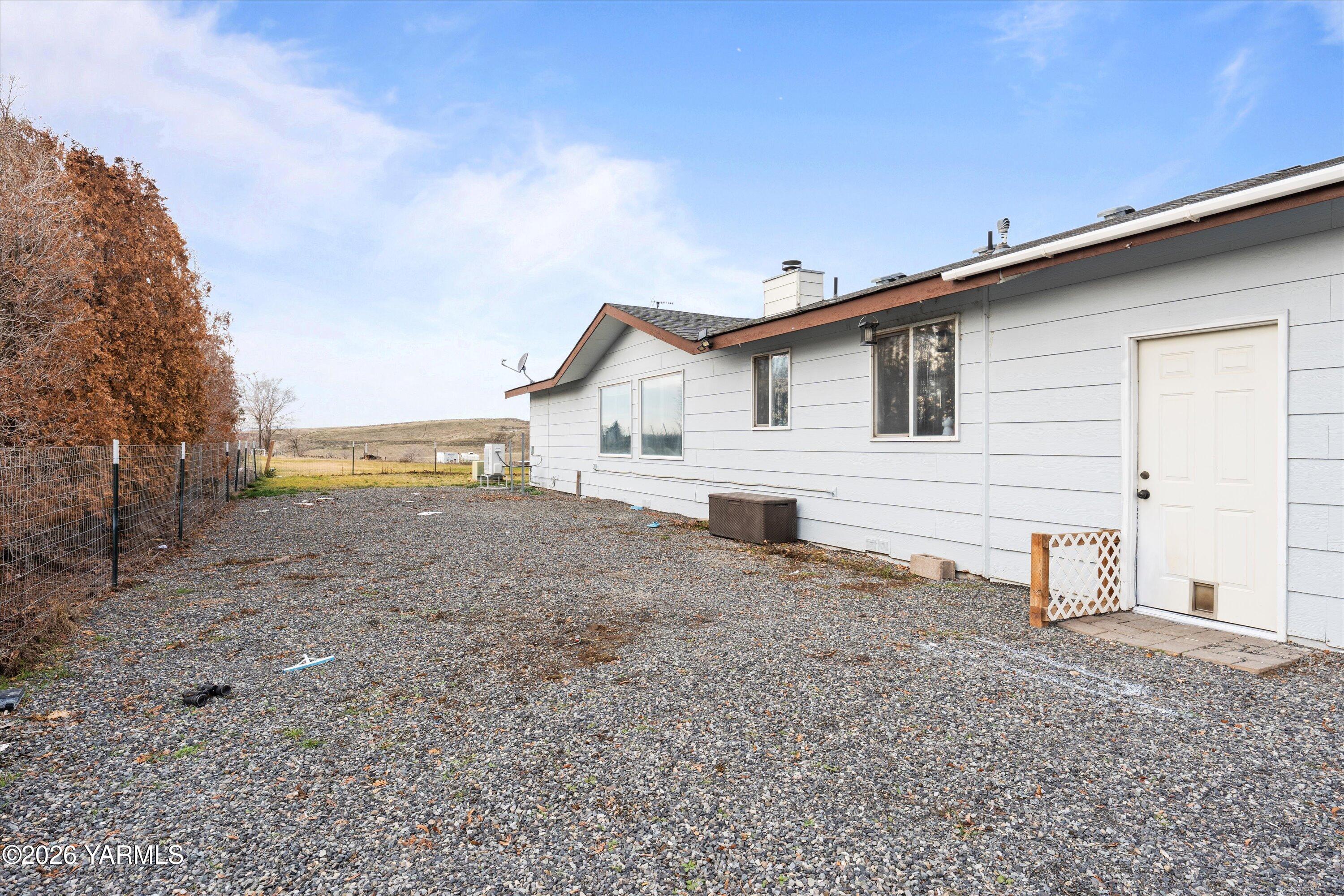 460 Sun Acres Road Zillah, WA 98953 - Photo 31 of 45 460 Sun Acres Rd 32