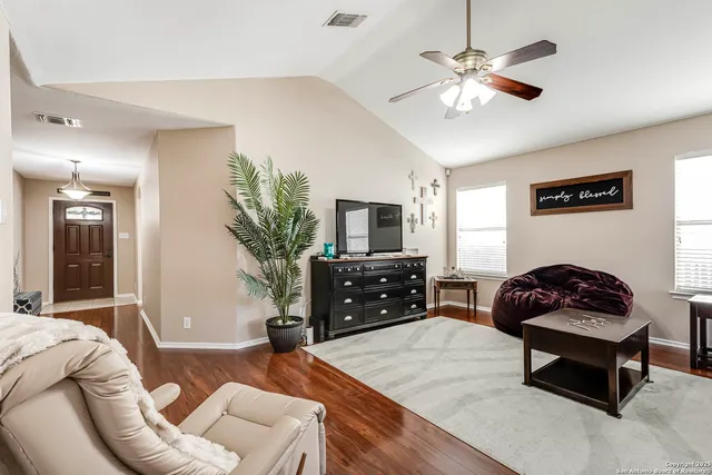 $269,900 | 8519 Chickasaw Bluff, Converse, TX 78109