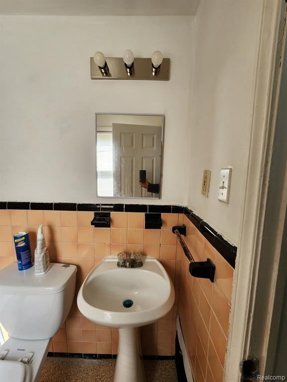 7445 Evergreen Road Detroit, MI 48228 - Photo 8 of 23