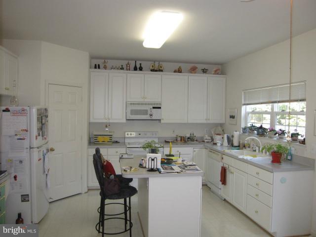 2825 Roesh Way Vienna, VA 22181 - Photo 3 of 14 Kitchen