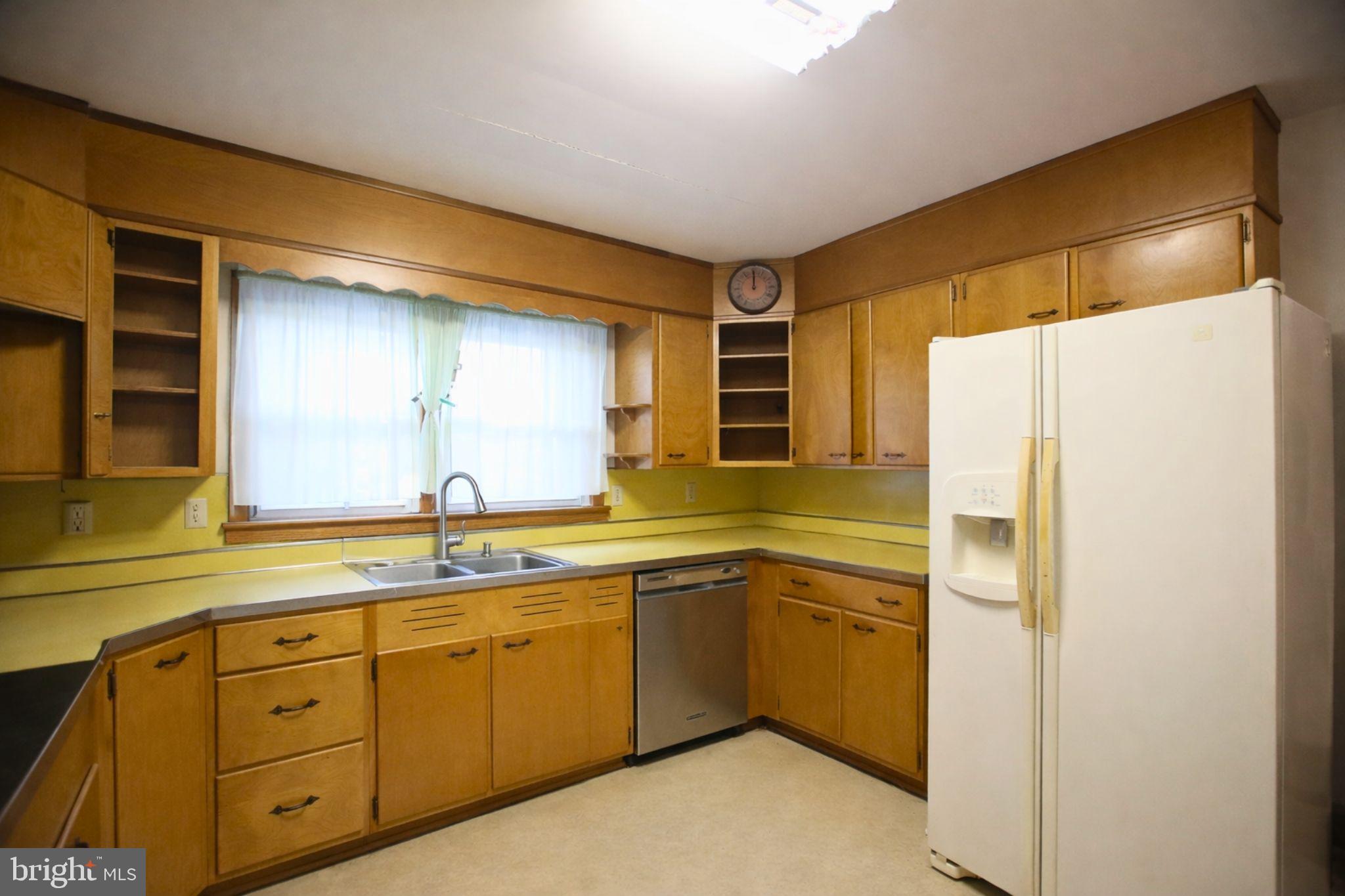 608 Taney Avenue Frederick, MD 21702 - Photo 7 of 38