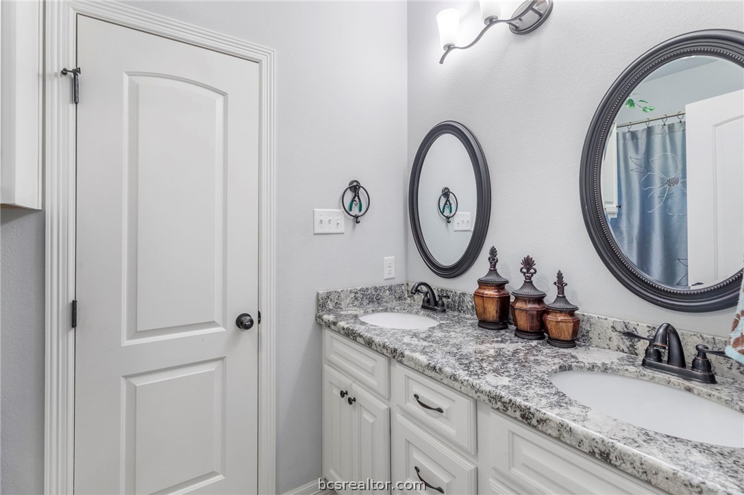 318 Cecelia Loop College Station, TX 77845 - Photo 13 of 38