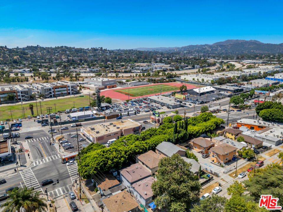 2206 West Ave 30 Los Angeles, CA 90065 - Photo 12 of 14