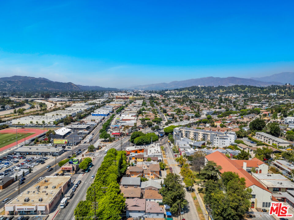 2206 West Ave 30 Los Angeles, CA 90065 - Photo 10 of 14