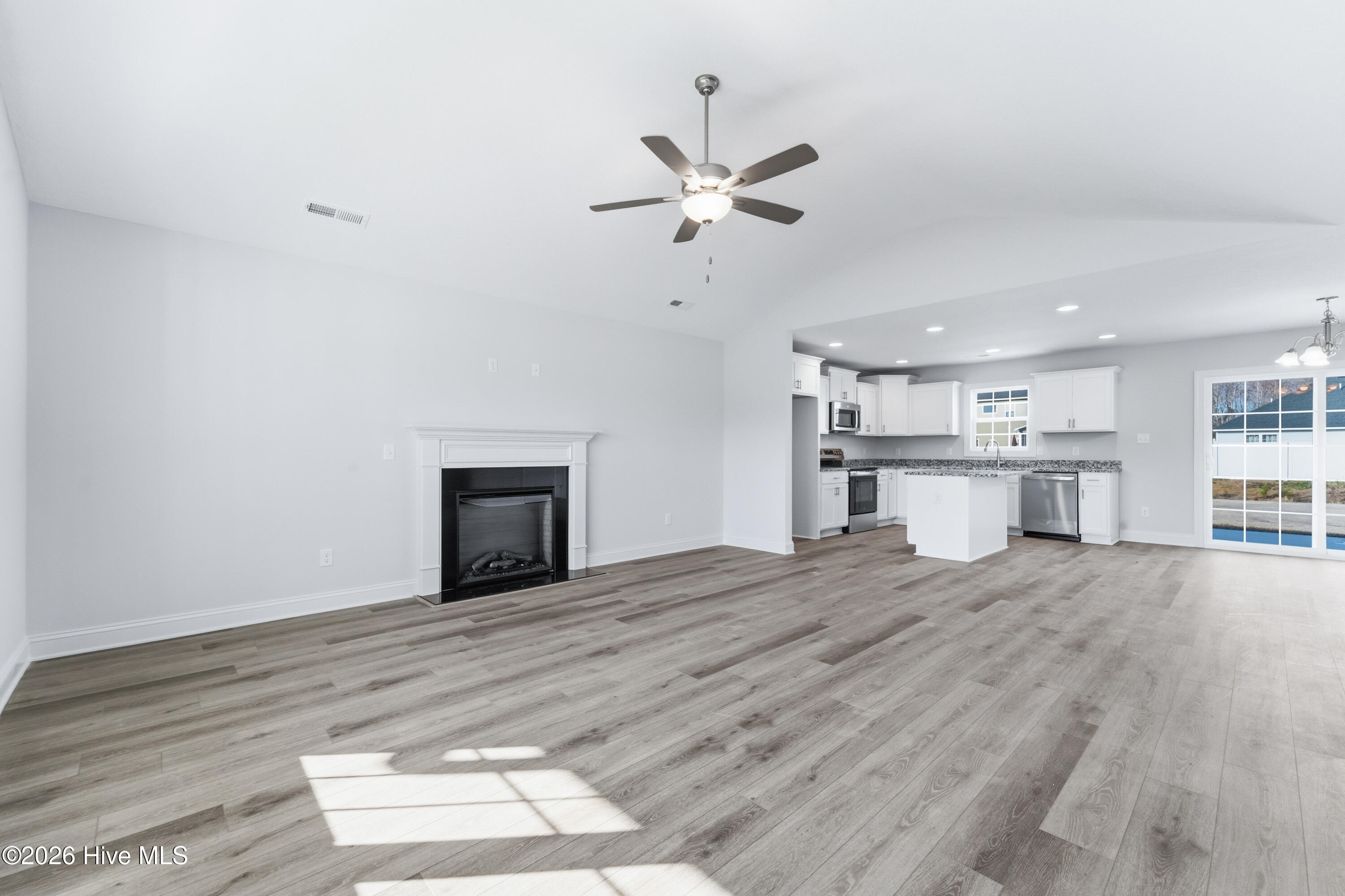 720 Regiment Road Jacksonville, NC 28546 - Photo 7 of 27 DSC01087