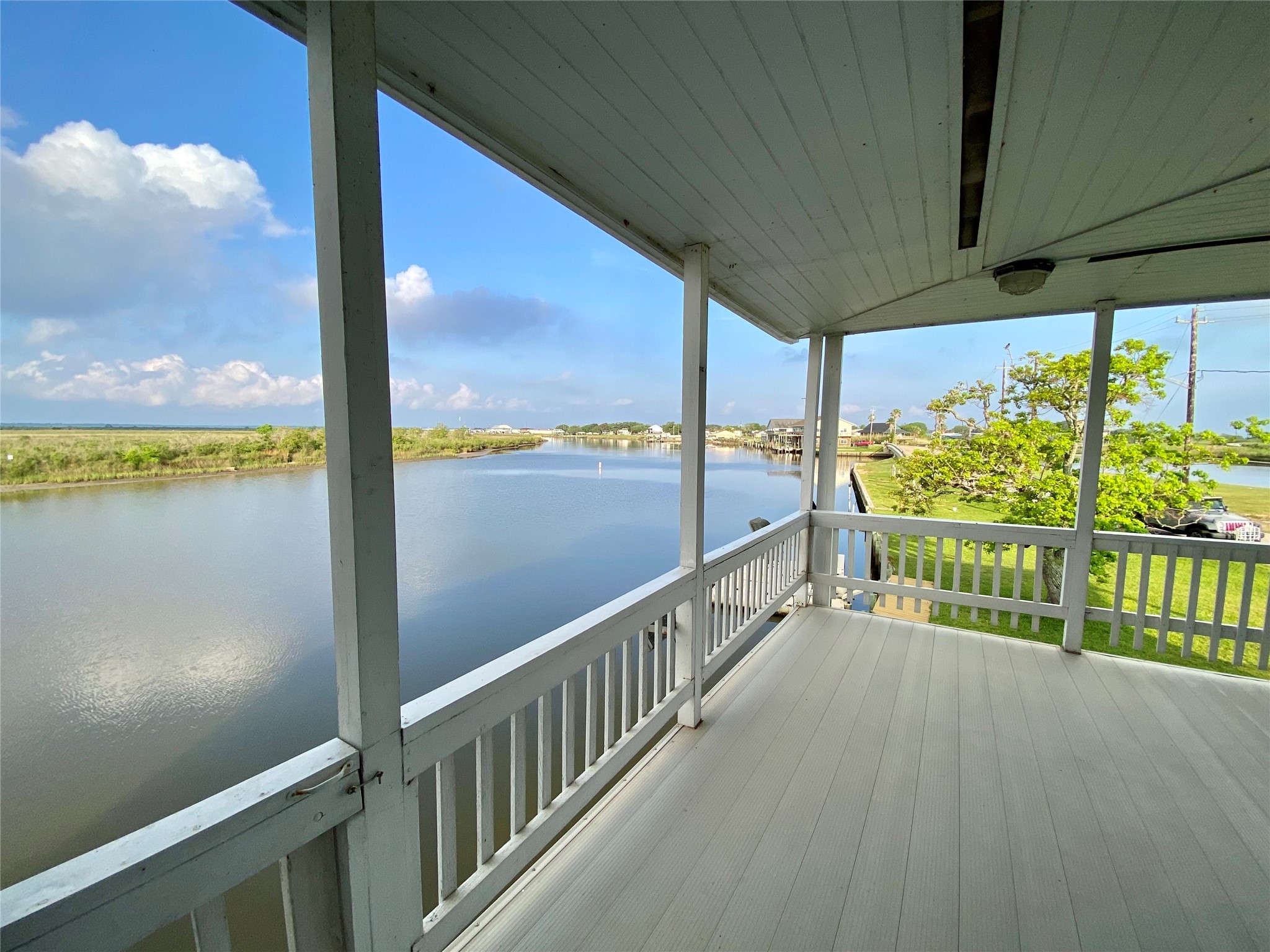 102 Redfish Drive Freeport, TX 77541 - Photo 34 of 44 a view of a balcony