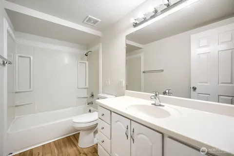 $599,950 | 25110 35th Avenue South, Kent, WA 98032