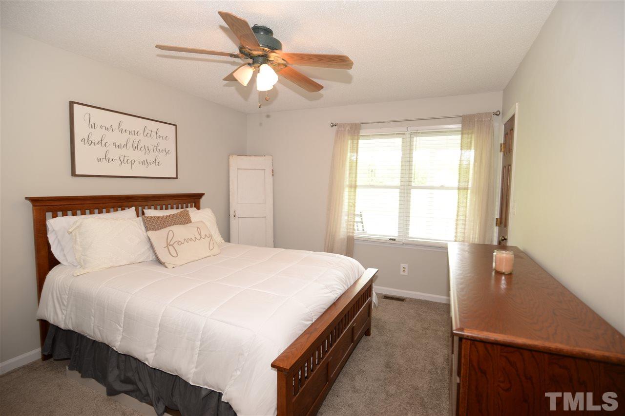 883 Corbett Road Clayton, NC 27520 - Photo 16 of 30 Gallery Image 16