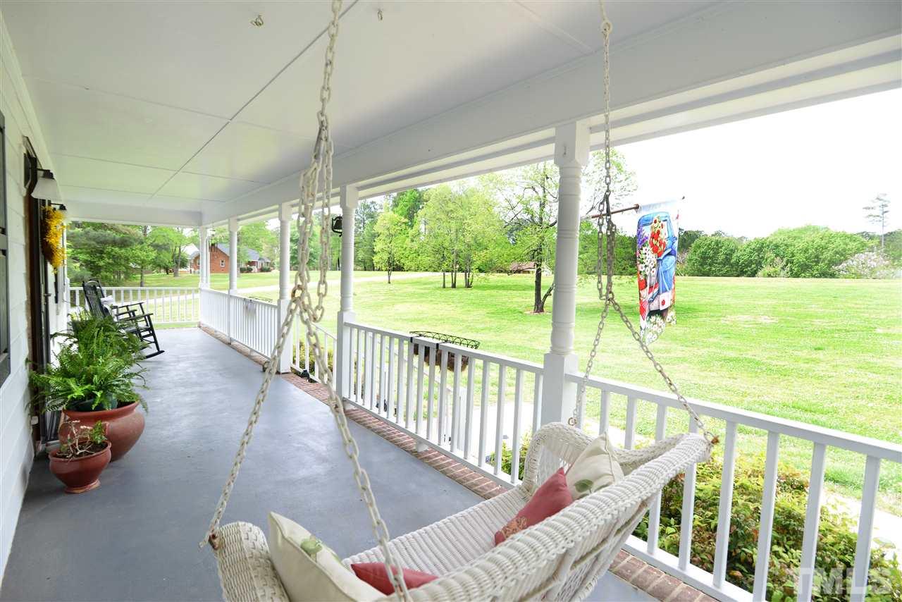883 Corbett Road Clayton, NC 27520 - Photo 4 of 30 Gallery Image 4