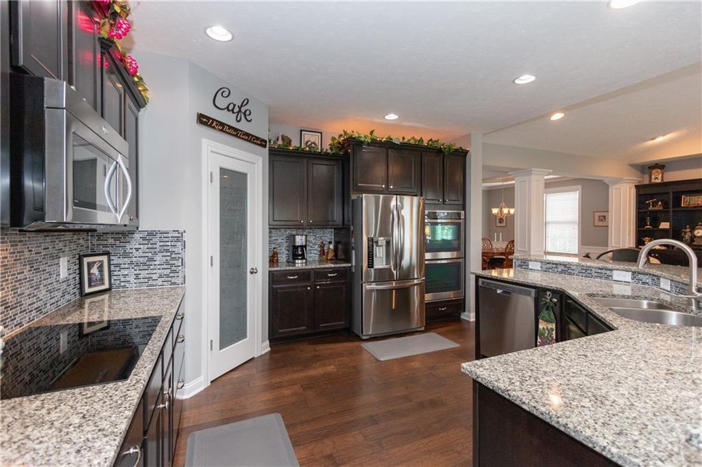6134 Roxburgh Place Noblesville, IN 46062 - Photo 6 of 28 Gallery Image 6
