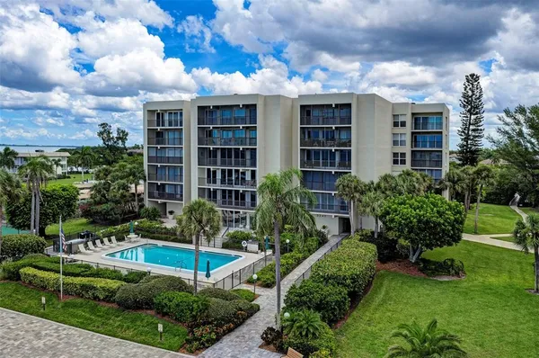 $4,800 | 3240 Gulf Of Mexico Drive, Unit 603, Longboat Key, FL 34228