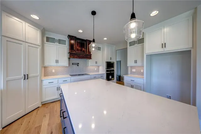 $764,900 | 4005 Northeast Apple Grove Drive, Lee's Summit, MO 64064