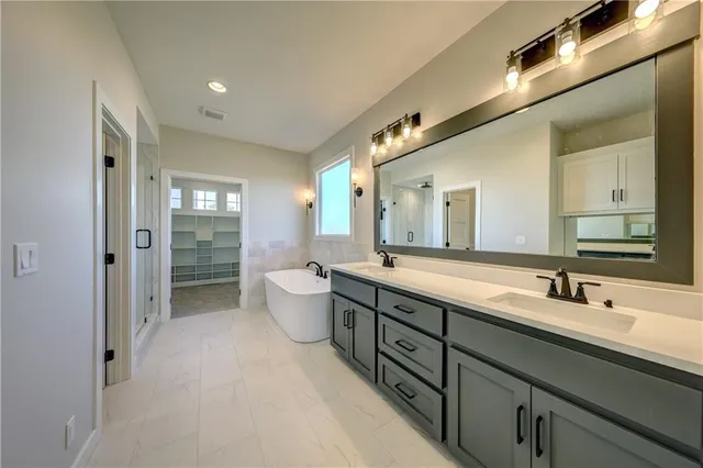 $764,900 | 4005 Northeast Apple Grove Drive, Lee's Summit, MO 64064