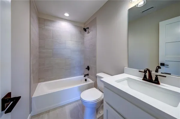 $699,000 | 4005 Northeast Apple Grove Drive, Lee's Summit, MO 64064