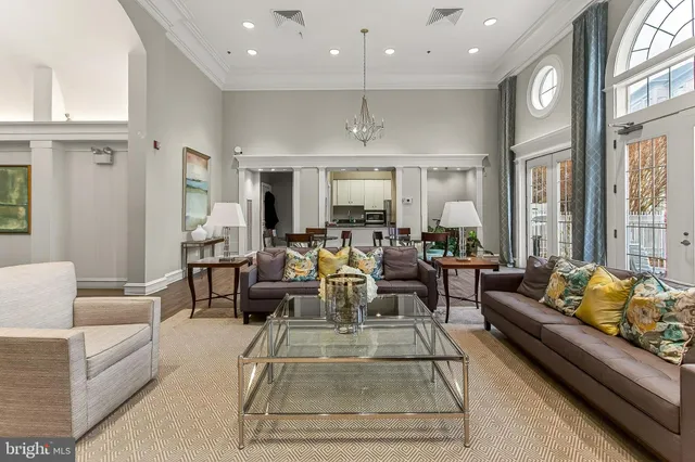 $3,100 | 1641 International Drive, Unit 415, McLean, VA 22102