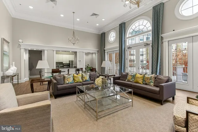 $3,100 | 1641 International Drive, Unit 415, McLean, VA 22102