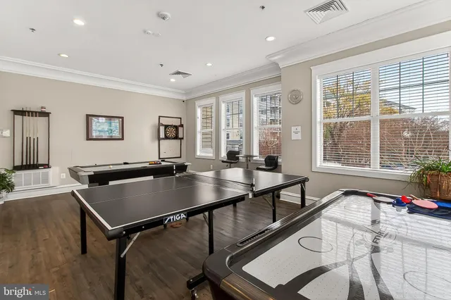 $3,100 | 1641 International Drive, Unit 415, McLean, VA 22102