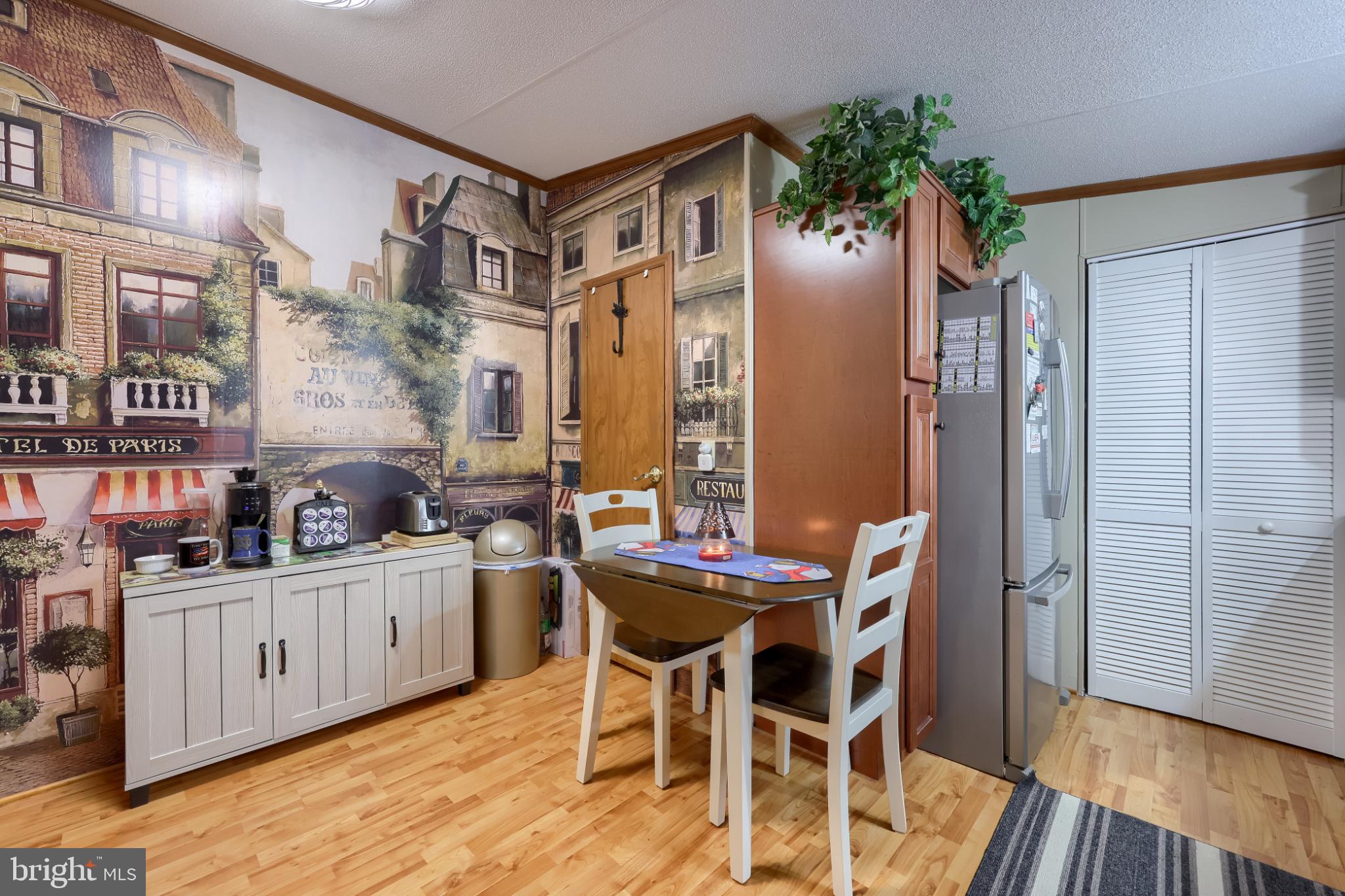 104 Fox Run Court Lancaster, PA 17603 - Photo 10 of 17 a dining room with furniture and wooden floor