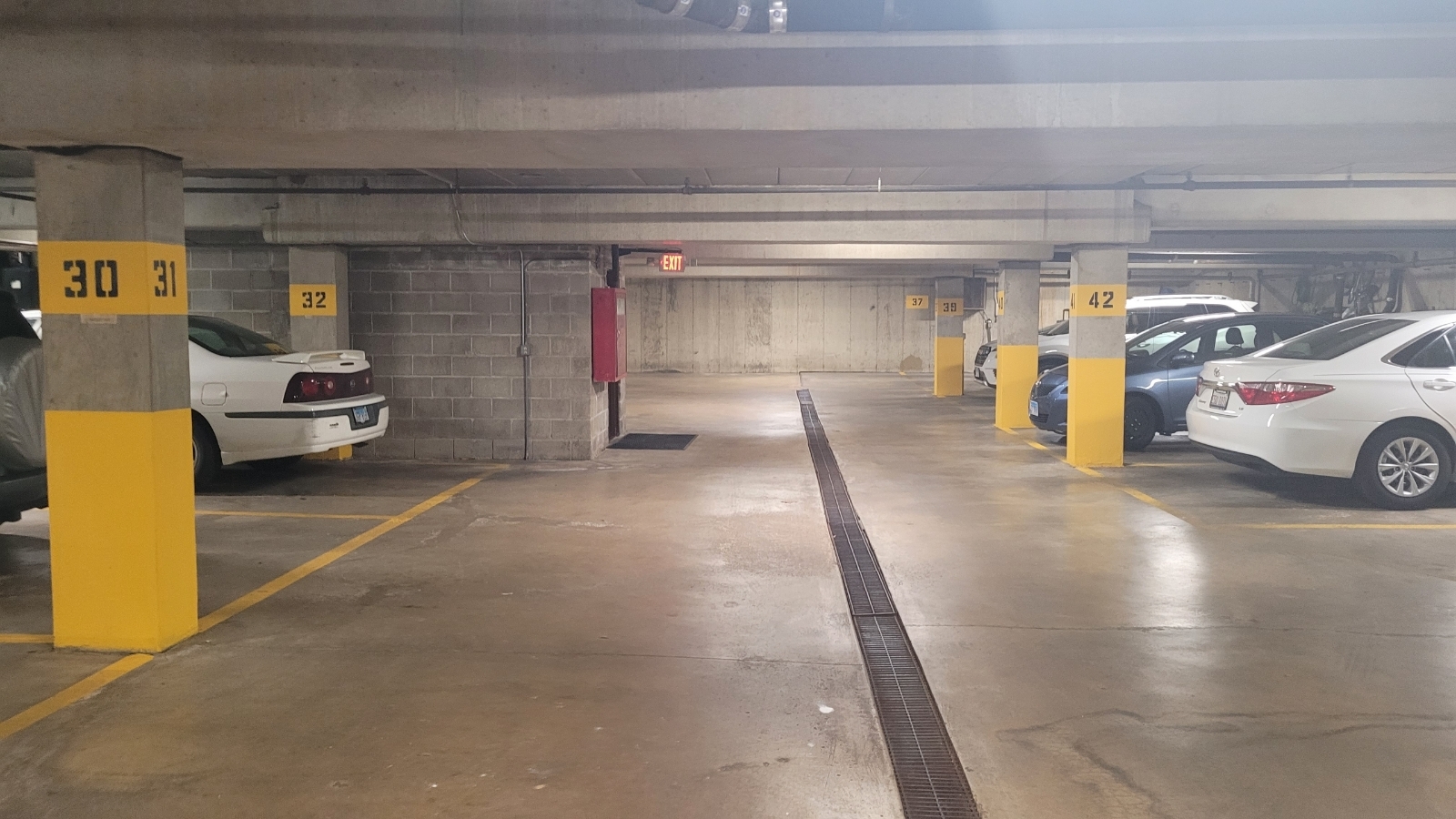 239 North Mill Road, Unit 310 Addison, IL 60101 - Photo 21 of 23 a view of parking area