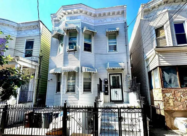 $959,000 | 3747 Olinville Avenue | Williamsbridge