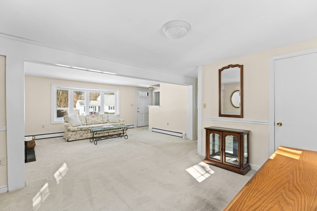 39 MacDonald Circle Walpole, MA 02081 - Photo 10 of 38