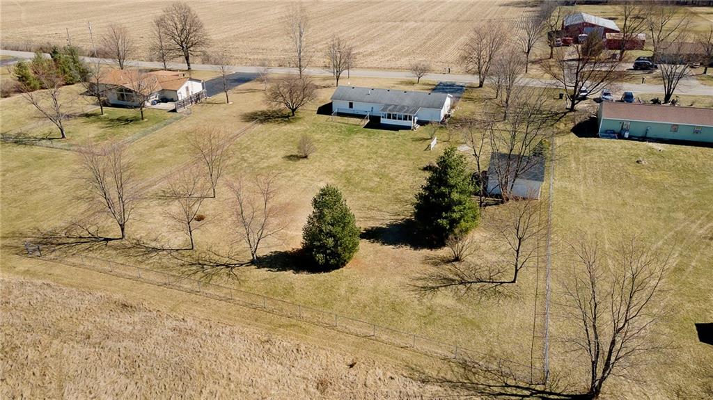 2501 North Country Club Road Muncie, IN 47303 - Photo 3 of 18