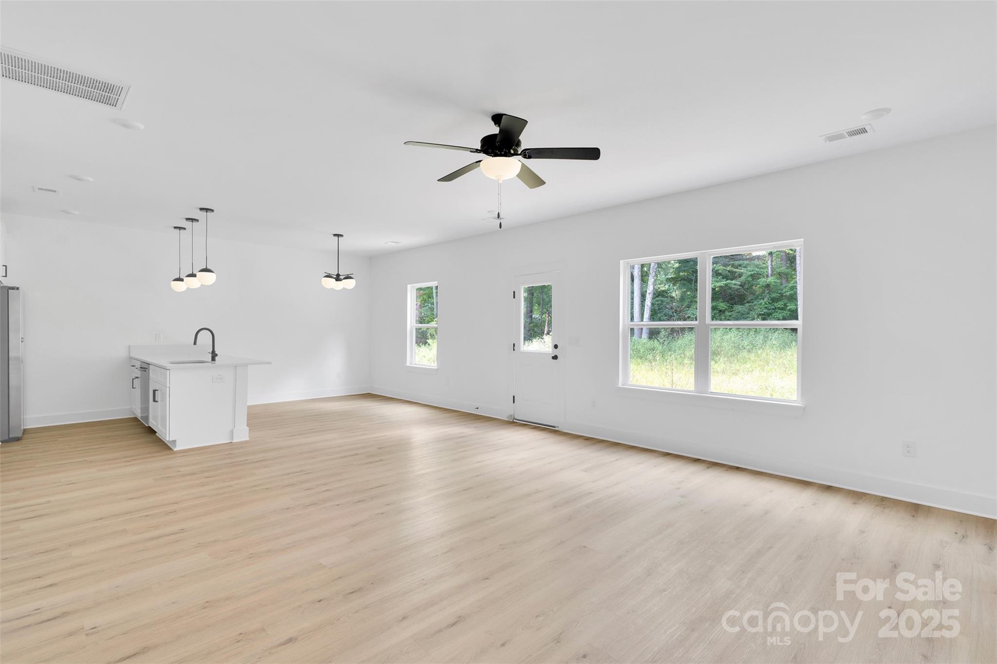3545 Lake Road Charlotte, NC 28269 - Photo 12 of 32 Gallery Image 12