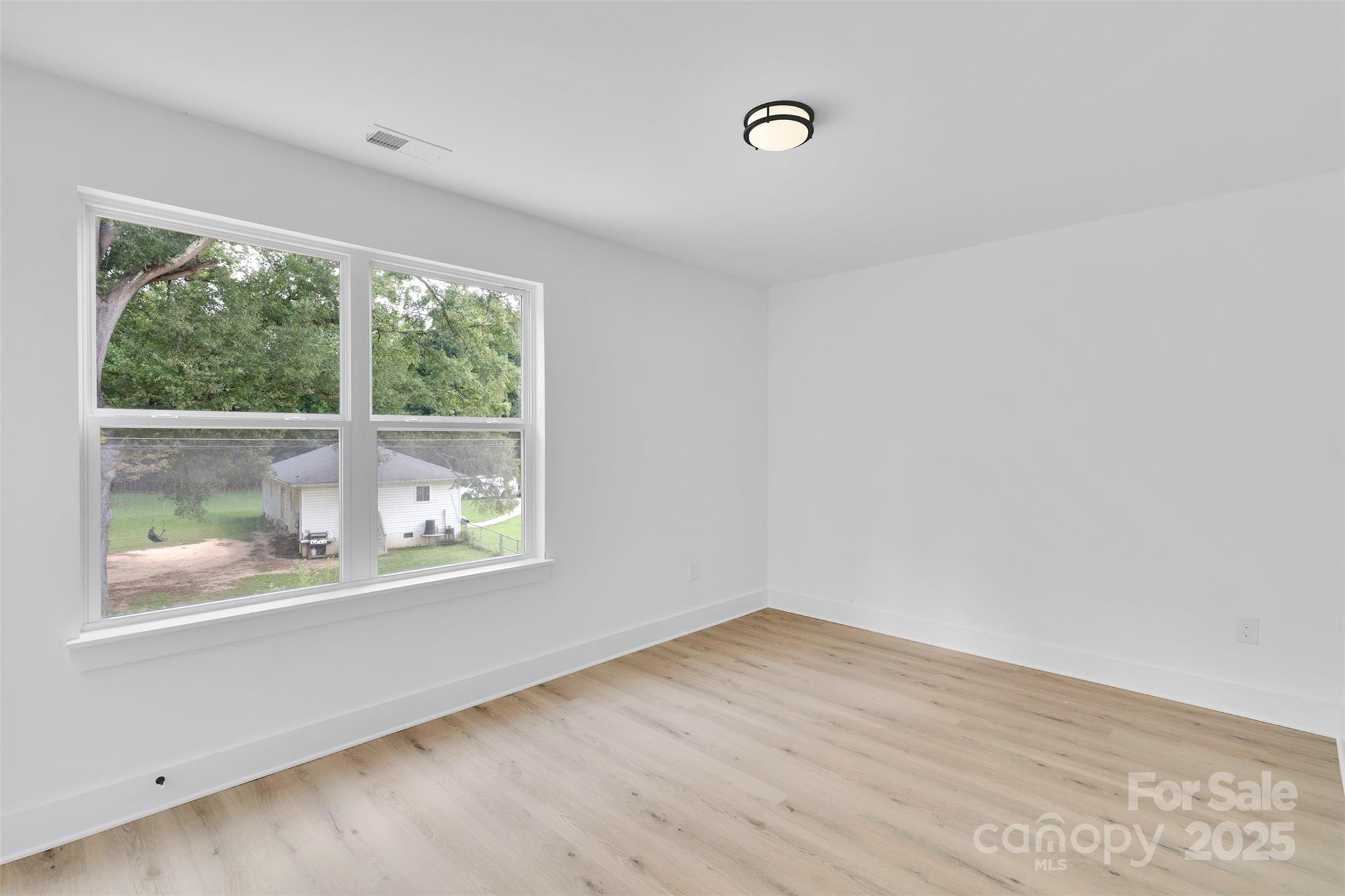 3545 Lake Road Charlotte, NC 28269 - Photo 25 of 32 Gallery Image 25
