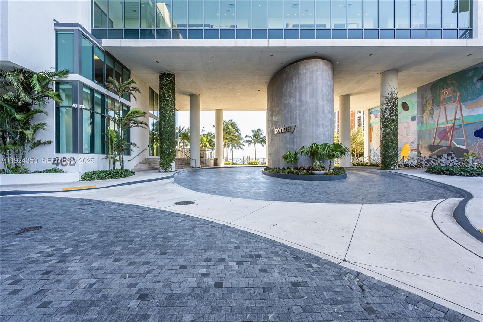 460 Northeast 28th Street, Unit 3601 Miami, FL 33137 - Photo 18 of 24 a front view of a house