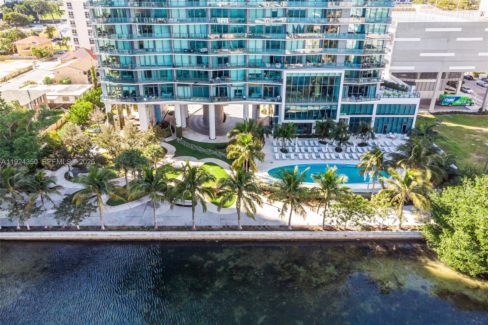 460 Northeast 28th Street, Unit 3601 Miami, FL 33137 - Photo 22 of 24 a potted plant sitting on top of a park