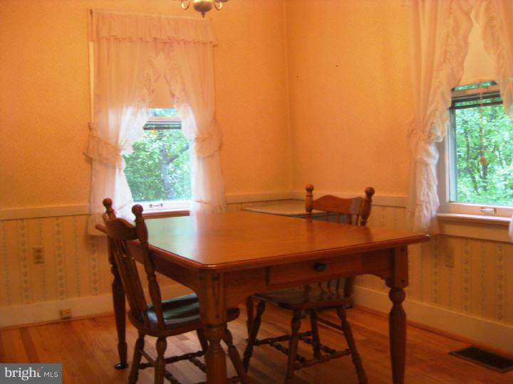 131 Knapp Road Lansdale, PA 19446 - Photo 2 of 19 Dining Room