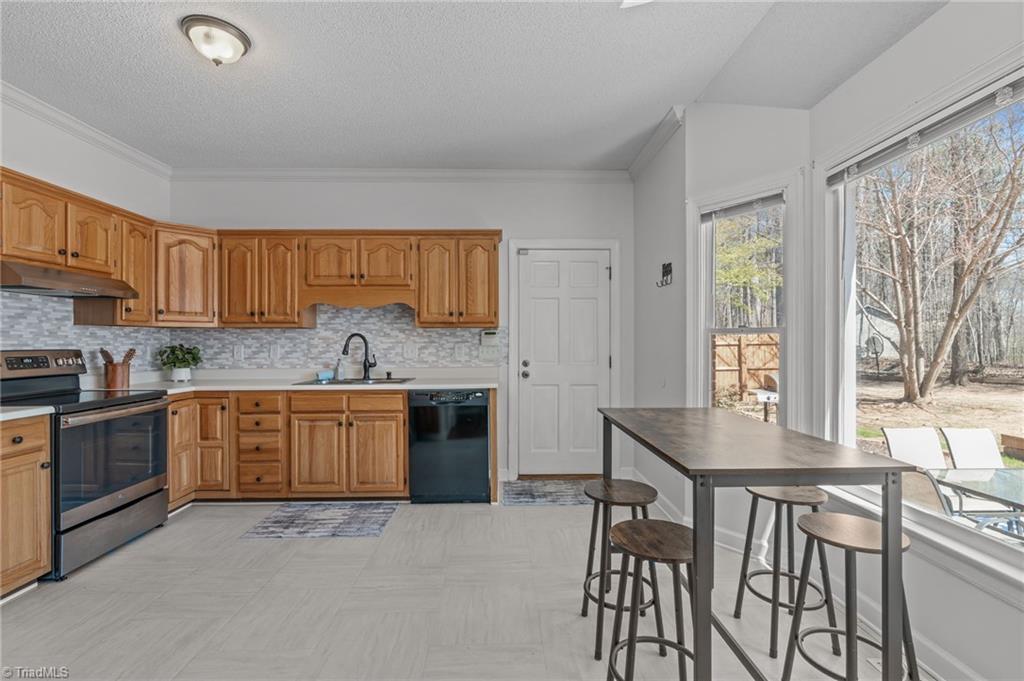303 Holyoke Road Greensboro, NC 27406 - Photo 15 of 47 Gallery Image 15