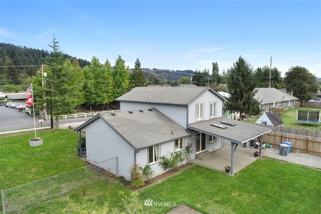 5016 Parker Road East Sumner, WA 98390 - Photo 3 of 25